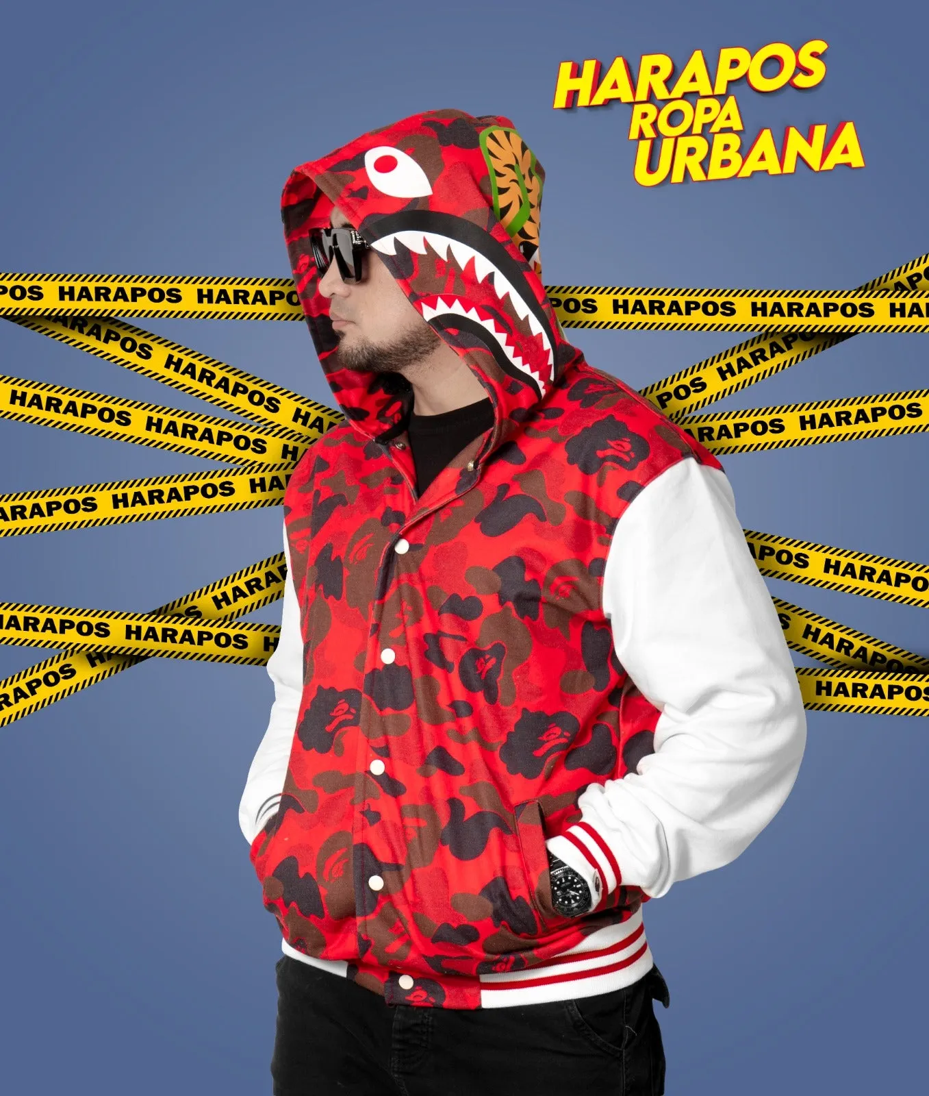 Chaqueta bape universitaria rojo camuflado mangas blancas