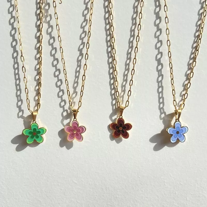 Gold Chain Flower Pendant Necklace