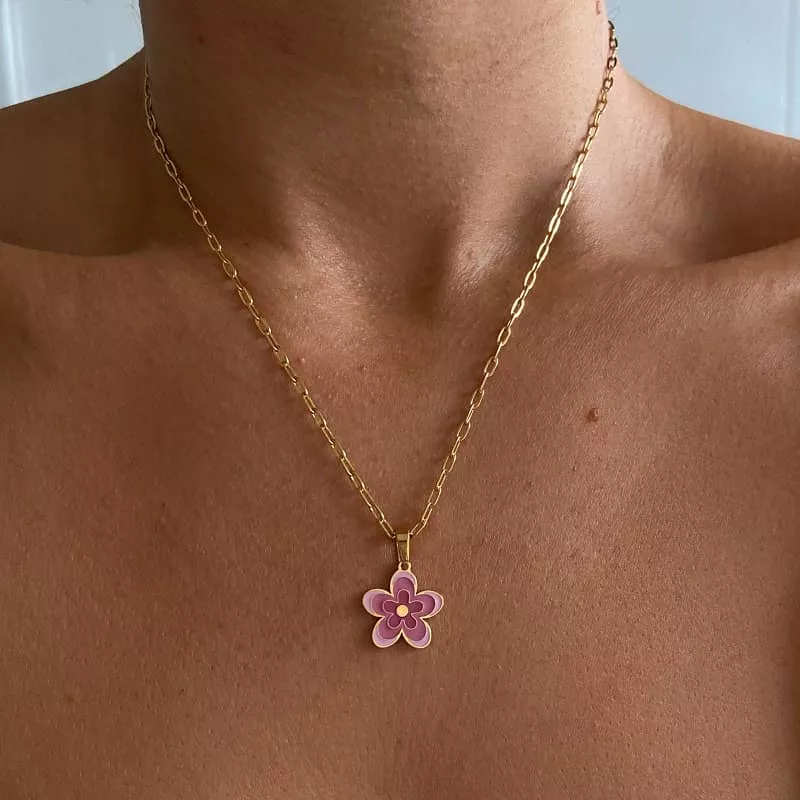 Gold Chain Flower Pendant Necklace