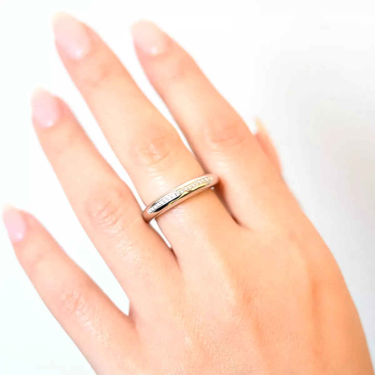 Single Line Pavé Rising Tusk Ring